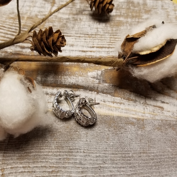 Beautiful rhinestone silver earrings - Picture 7 of 7